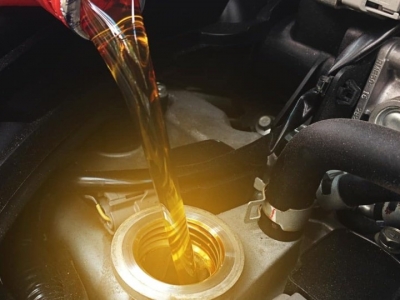 Sử dụng sai loại dầu nhớt, chuyện gì sẽ xảy ra với ôtô?