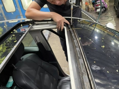 Nguyên nhân và cách xử lý Ô tô bị dột vì hở cửa sổ trời Nguyên nhân và cách xử lý Ô tô bị dột vì hở cửa sổ trời