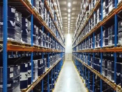 Lưu Trữ & Bảo Quản Dầu Nhớt: 6 Nguyên Tắc Vàng Để Tối Ưu Tuổi Thọ Dầu Lưu Trữ & Bảo Quản Dầu Nhớt: 6 Nguyên Tắc Vàng Để Tối Ưu Tuổi Thọ Dầu