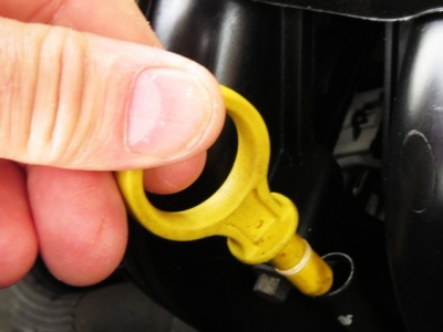 Cách kiểm tra dầu động cơ