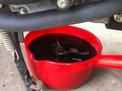 Nên đợi máy nguội hay ngay sau khi tắt máy để xả nhớt ? Nên đợi máy nguội hay ngay sau khi tắt máy để xả nhớt ?