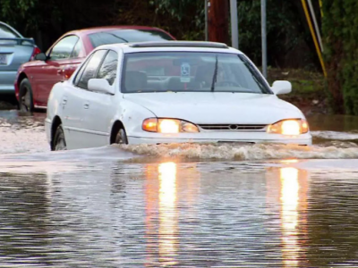 Sơ cứu ô tô bị ngập nước thiệt hại do mưa bão Sơ cứu ô tô bị ngập nước thiệt hại do mưa bão