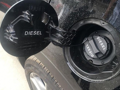 Xử lý khẩn cấp đổ nhầm nhiên liệu trên xe ô tô Xử lý khẩn cấp đổ nhầm nhiên liệu trên xe ô tô